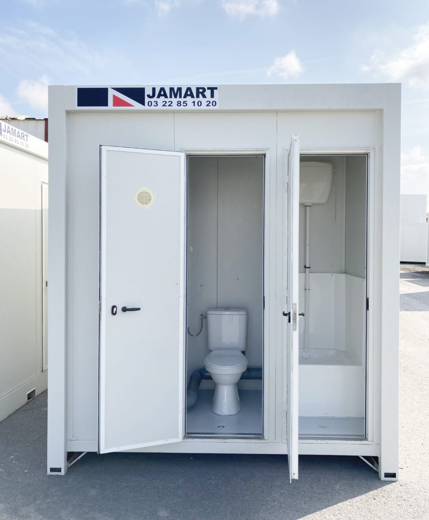 Nouveau bloc toilettes sèches sur-mesure à l'étage pour servir 3  chambres - AUTONOMES ET AUTHENTIQUES